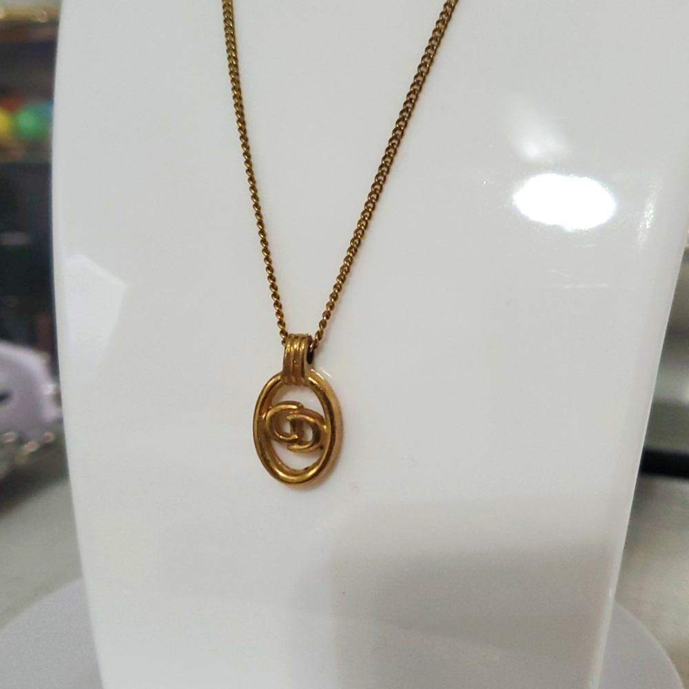 🇨🇵Christian Dior Logo Pendant Gold Pladed Necklace - Picture 15 of 15